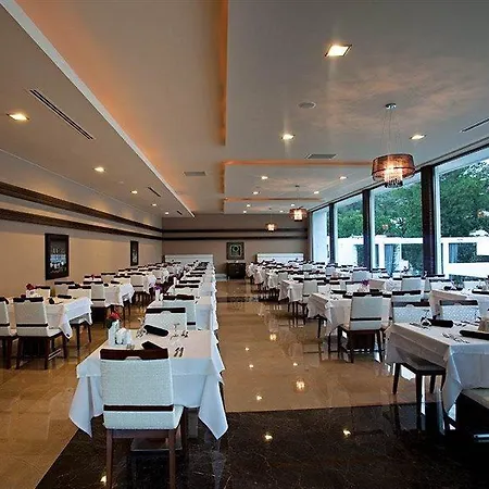 מלון Voyage 5*
